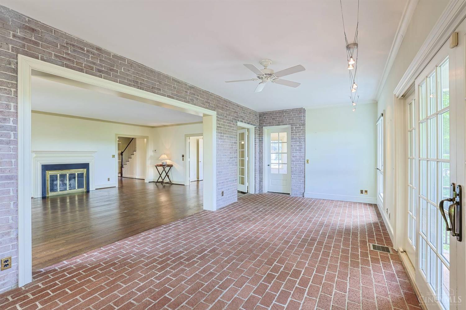 11 Weebetook Lane, Cincinnati, OH, 45208 — photo 16