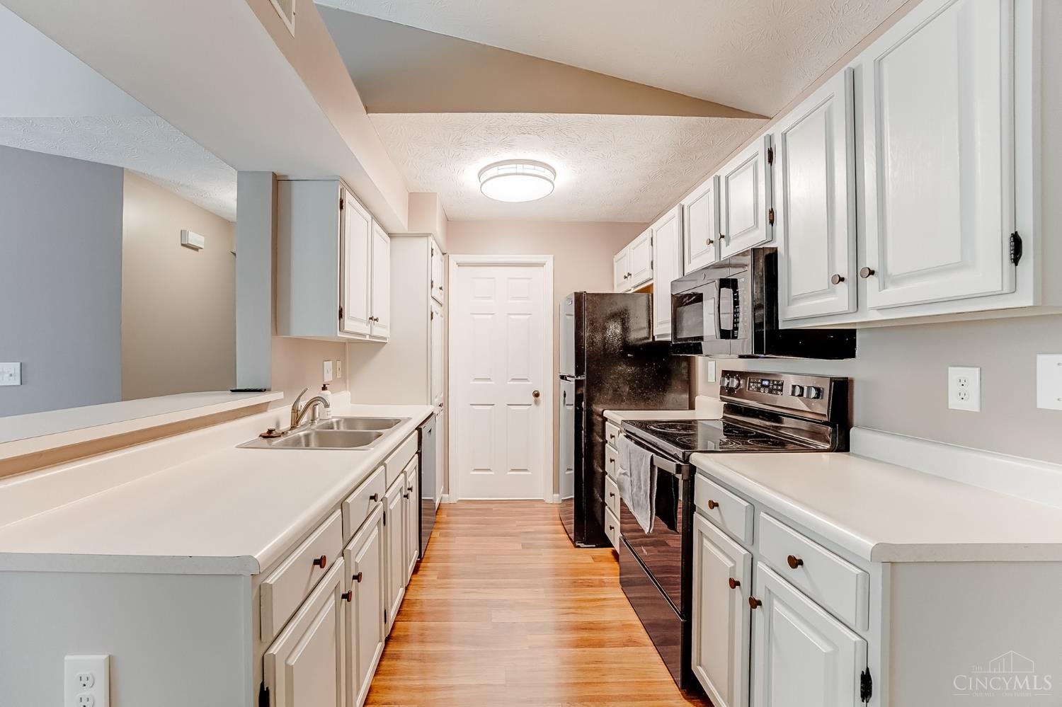 9821 Regatta Drive #303, Cincinnati, OH, 45252 — photo 7