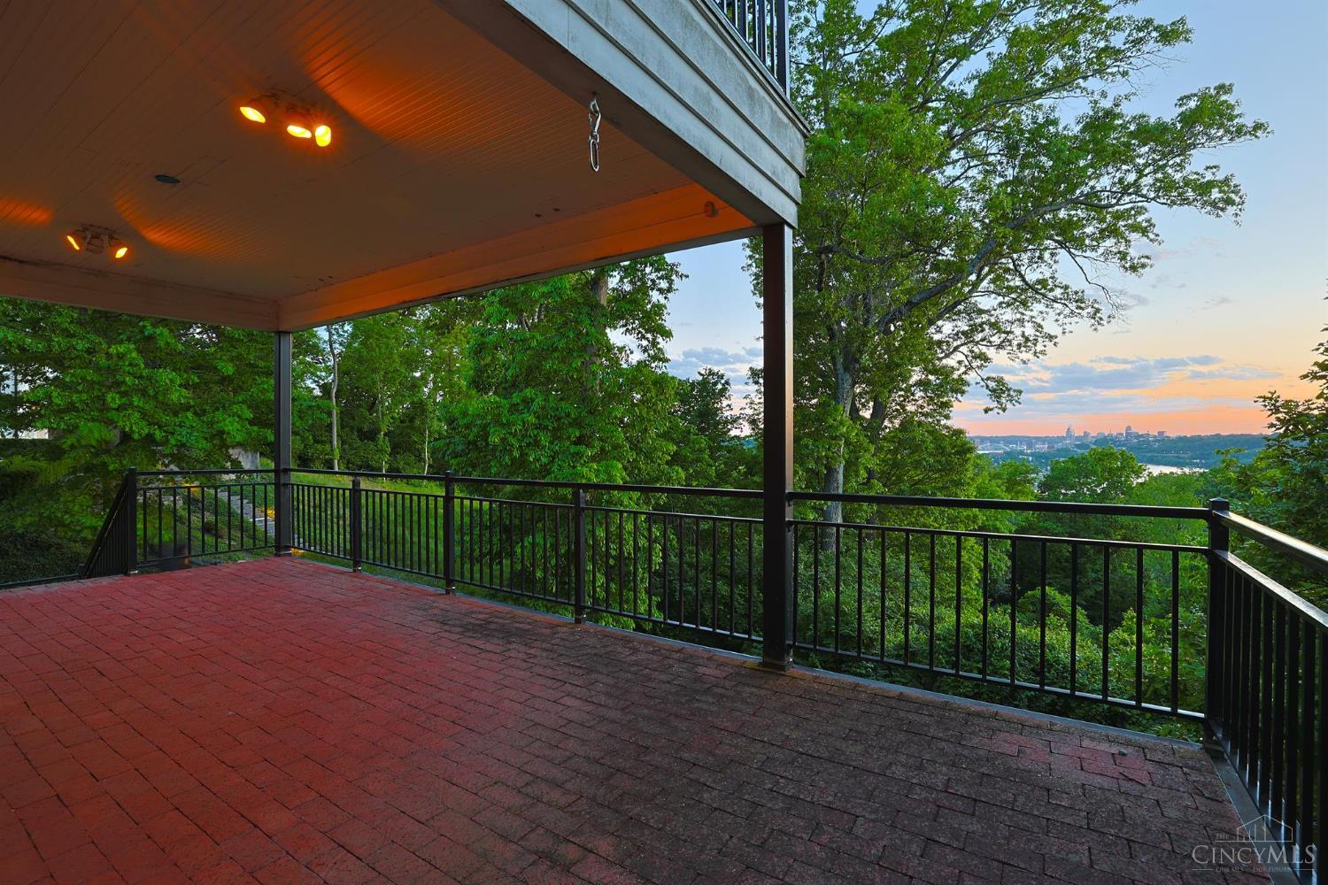 11 Weebetook Lane, Cincinnati, OH, 45208 — photo 22