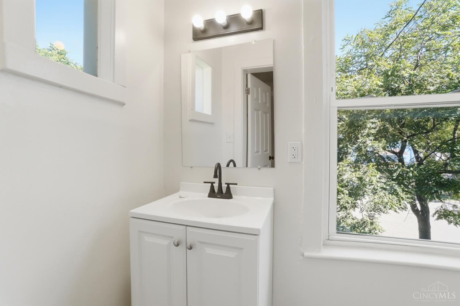4569 Edgewood Avenue, Cincinnati, OH, 45232 — photo 13