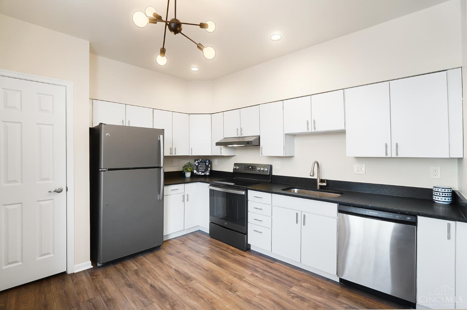 422 Clark Street, Cincinnati, OH, 45203 — photo 17