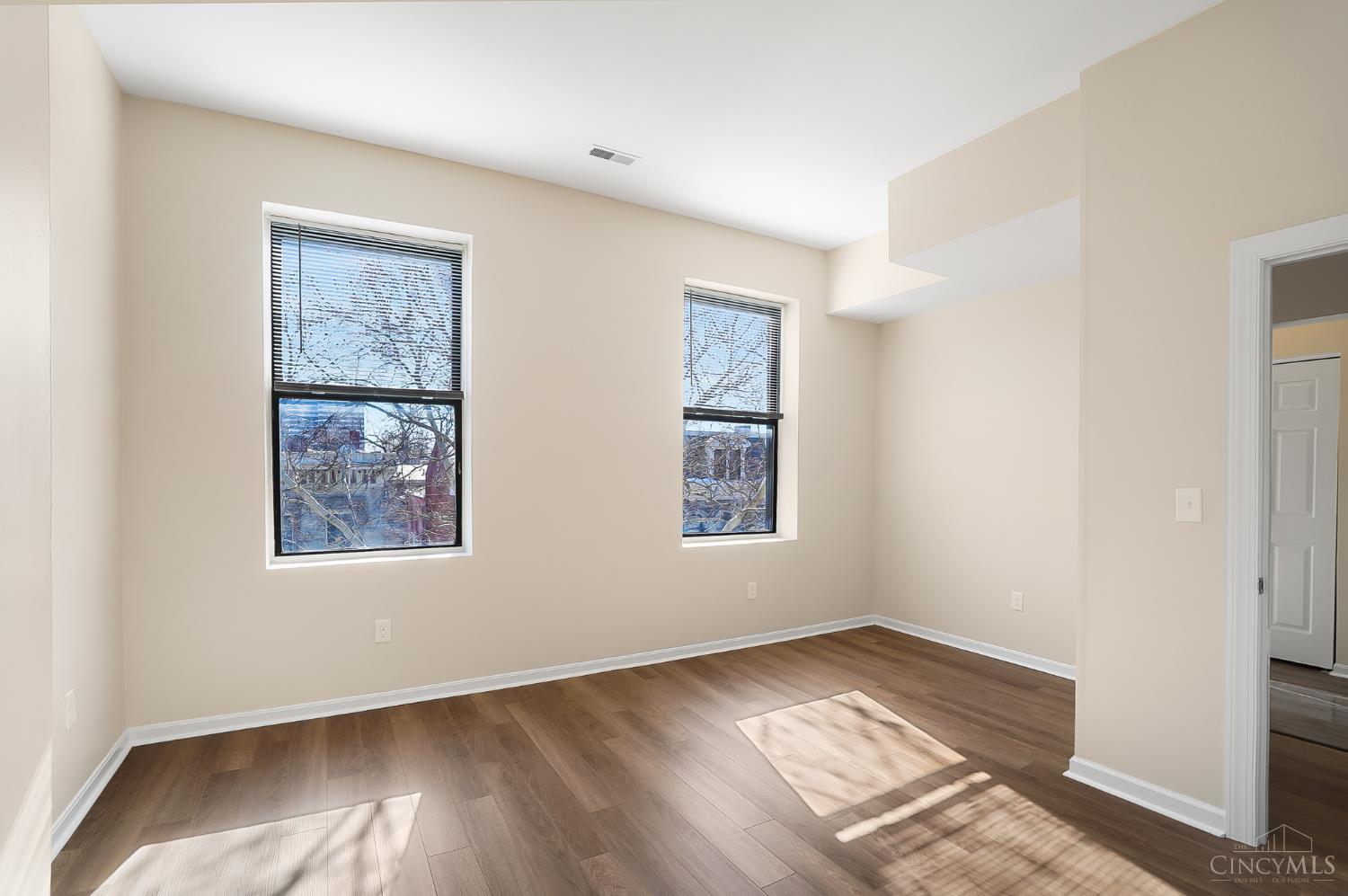422 Clark Street, Cincinnati, OH, 45203 — photo 34
