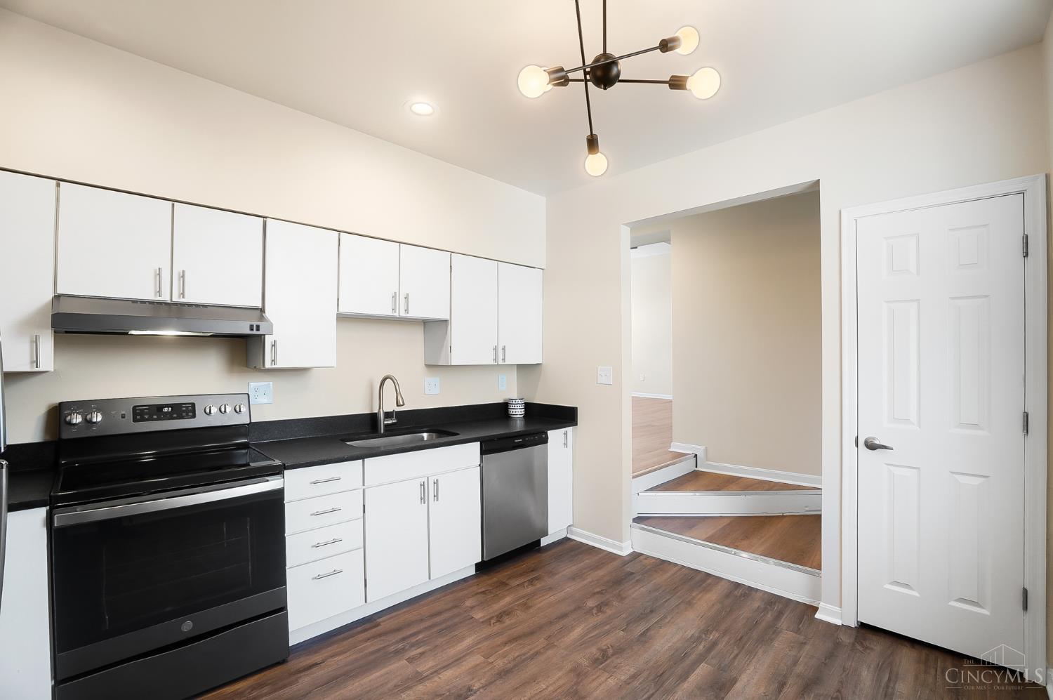 422 Clark Street, Cincinnati, OH, 45203 — photo 18