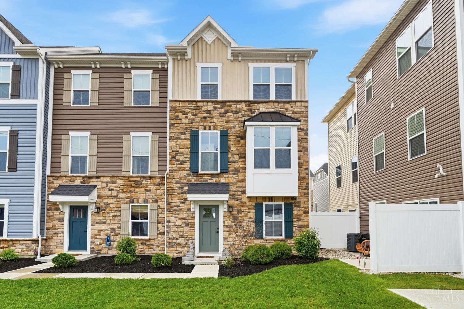 9 Wentworth Lane, Deer Park, OH, 45236