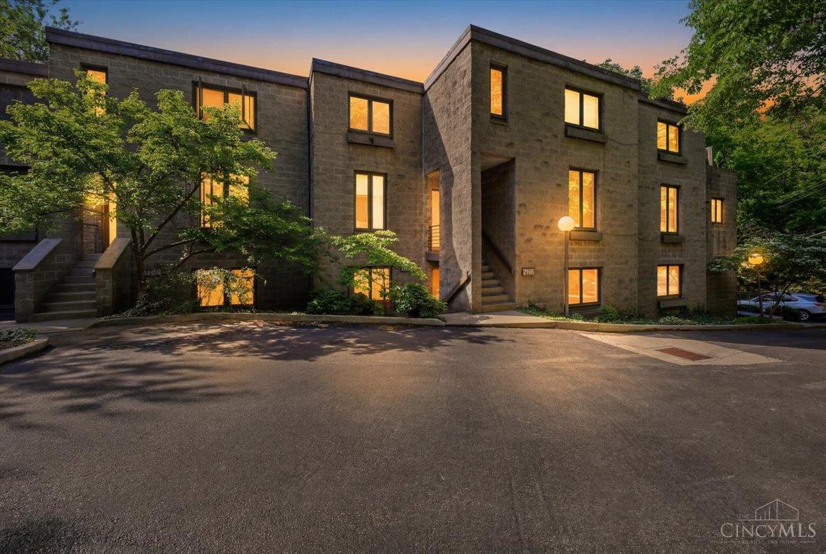 2138 Ohio Avenue, Cincinnati, OH, 45219 — photo 2