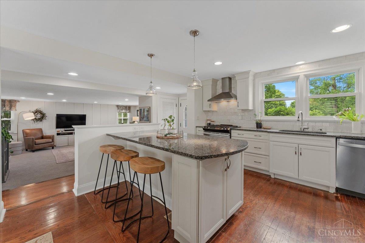 338 Compton Hills Drive, Wyoming, OH, 45215 — photo 18