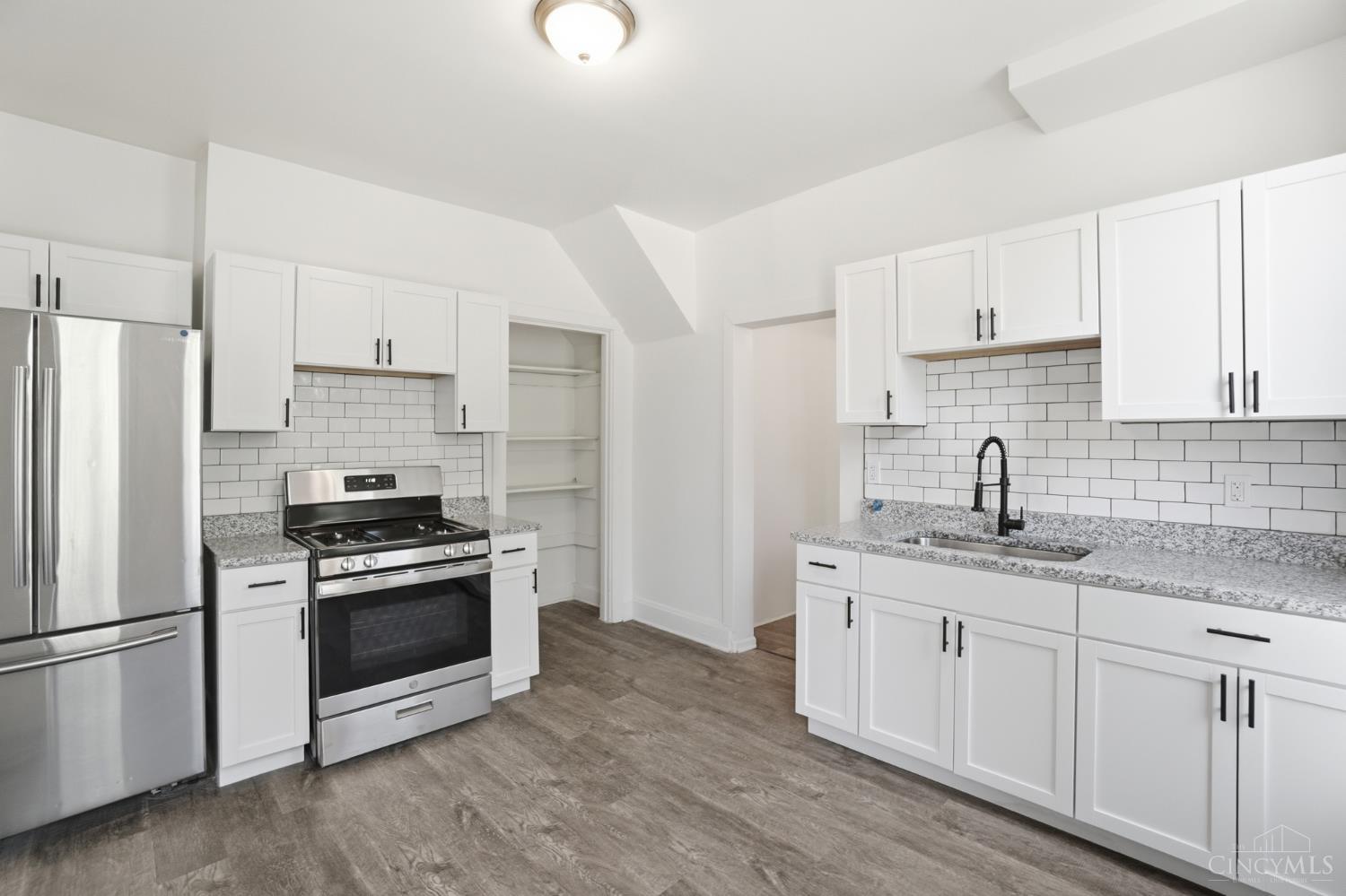 4569 Edgewood Avenue, Cincinnati, OH, 45232