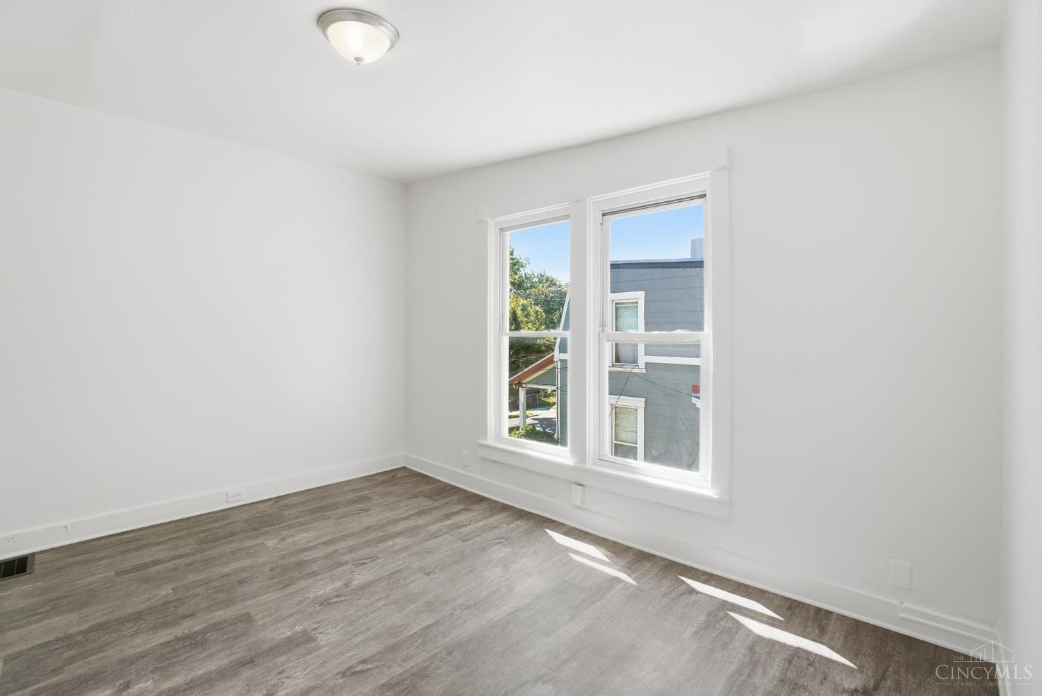 4569 Edgewood Avenue, Cincinnati, OH, 45232 — photo 32