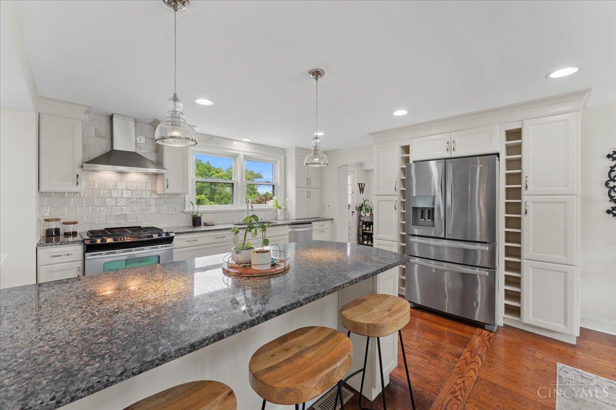 338 Compton Hills Drive, Wyoming, OH, 45215 — photo 10