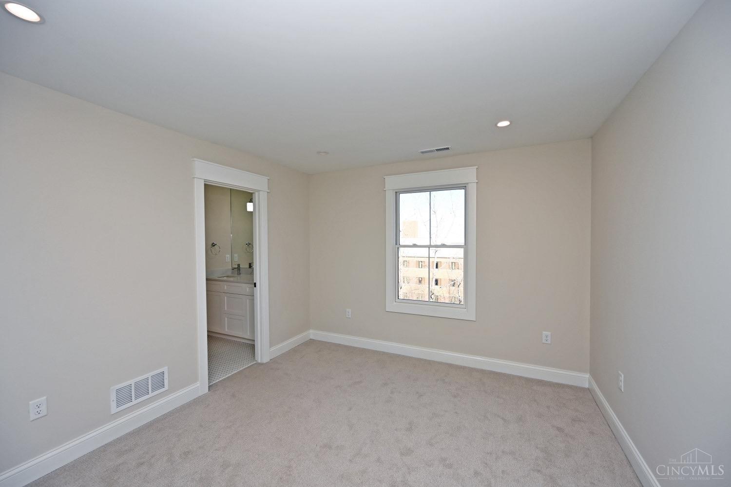 1080 Tuscany Place, Cincinnati, OH, 45226 — photo 41
