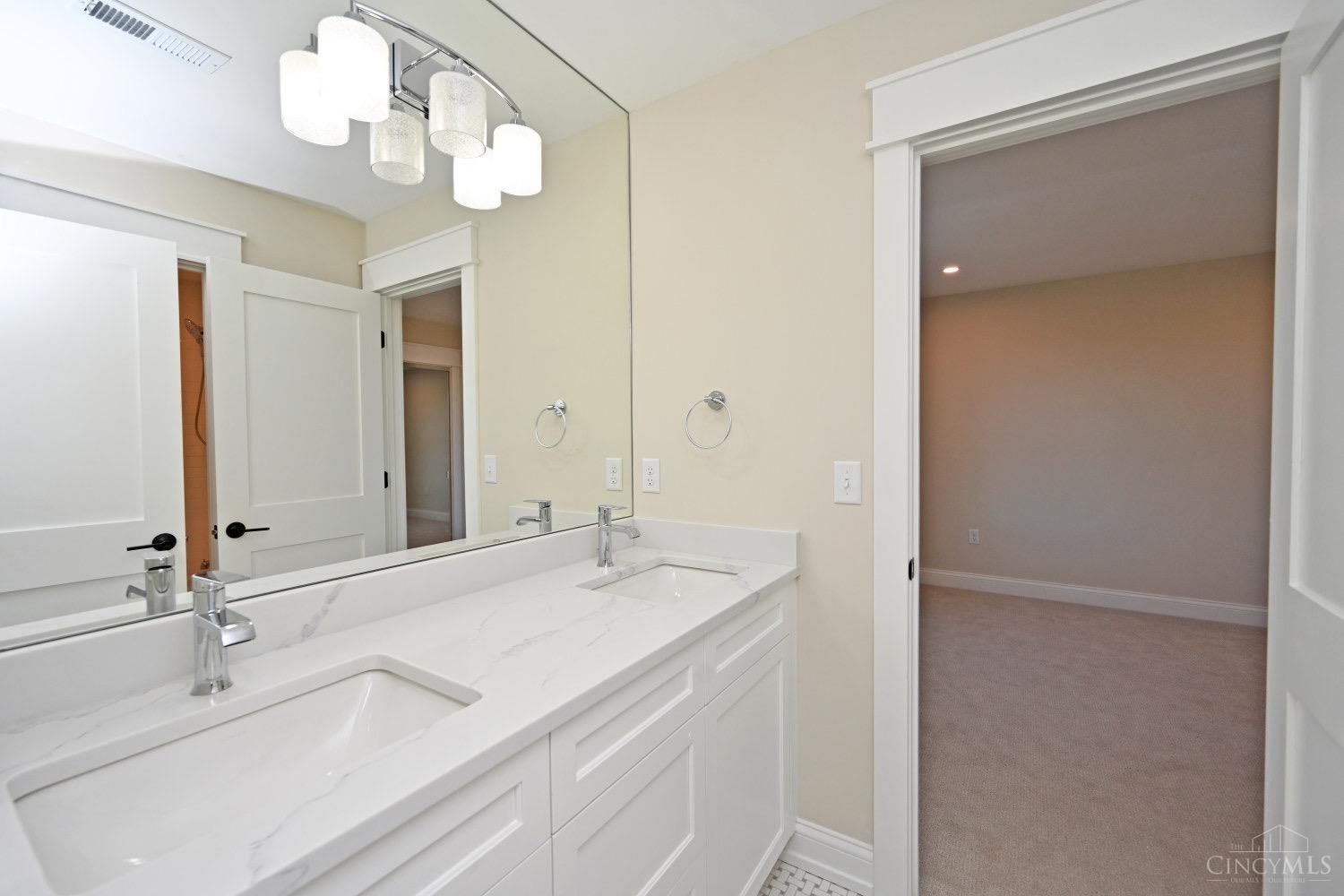 1080 Tuscany Place, Cincinnati, OH, 45226 — photo 39