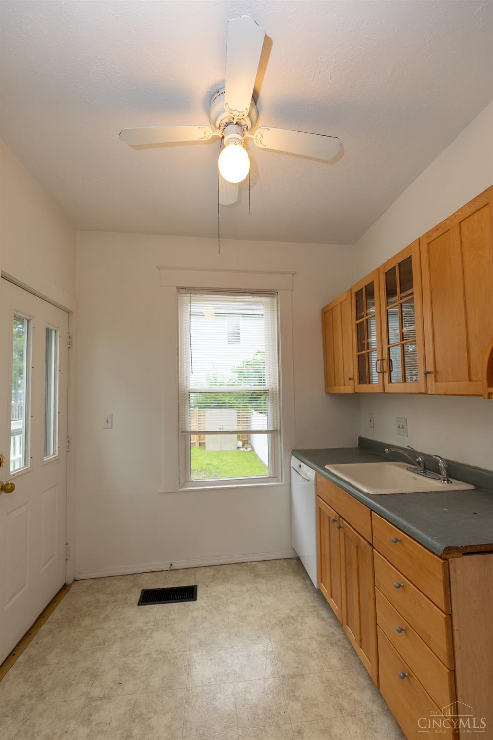4616 Sullivan Avenue, St Bernard, OH, 45217 — photo 5