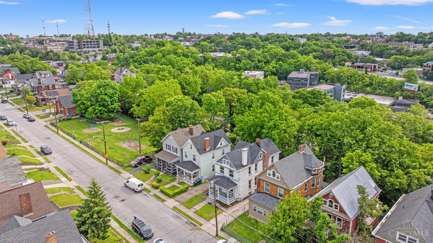 Homes for sale in Cincinnati, OH | 2028 Burnet Ave, Cincinnati, OH 45219 | MLS# 1879583