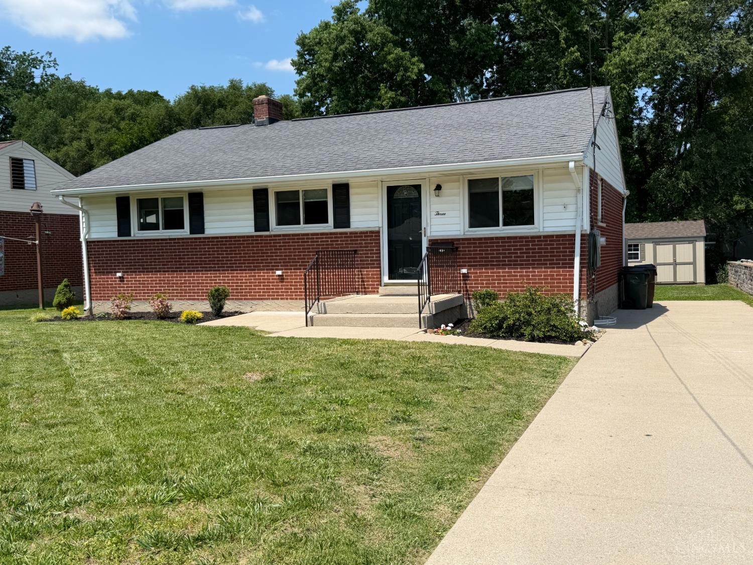 Homes for sale in Milford, OH | 3 Winnebago Dr, Milford, OH 45150 | MLS# 1879793