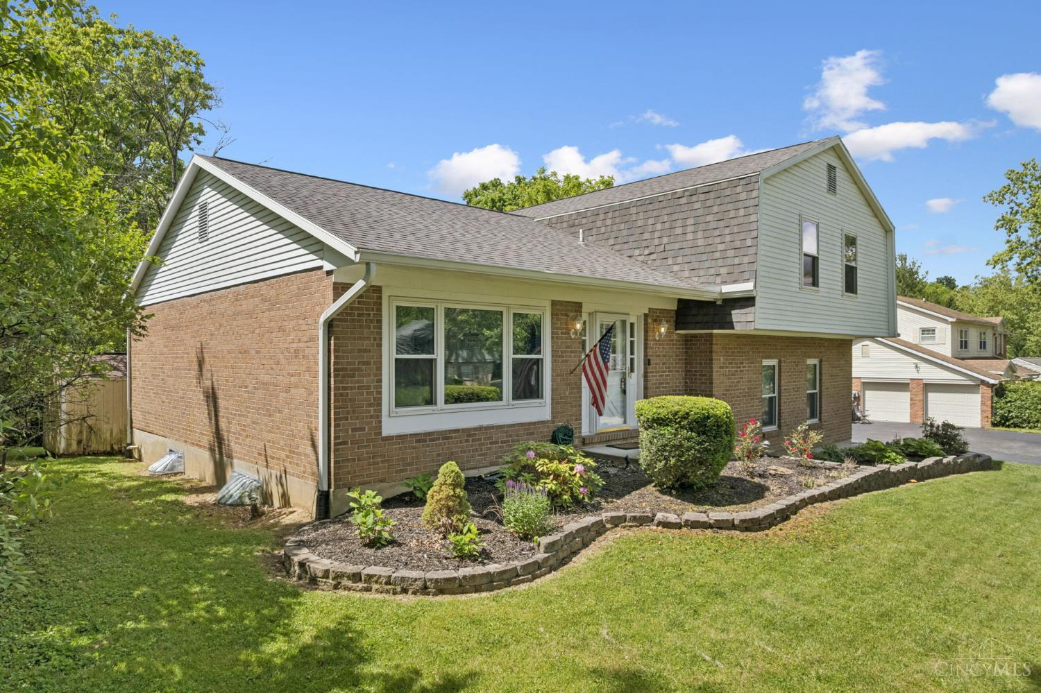Homes for sale in Milford, OH | 1073 Marla Dr, Milford, OH 45150 | MLS# 1879674