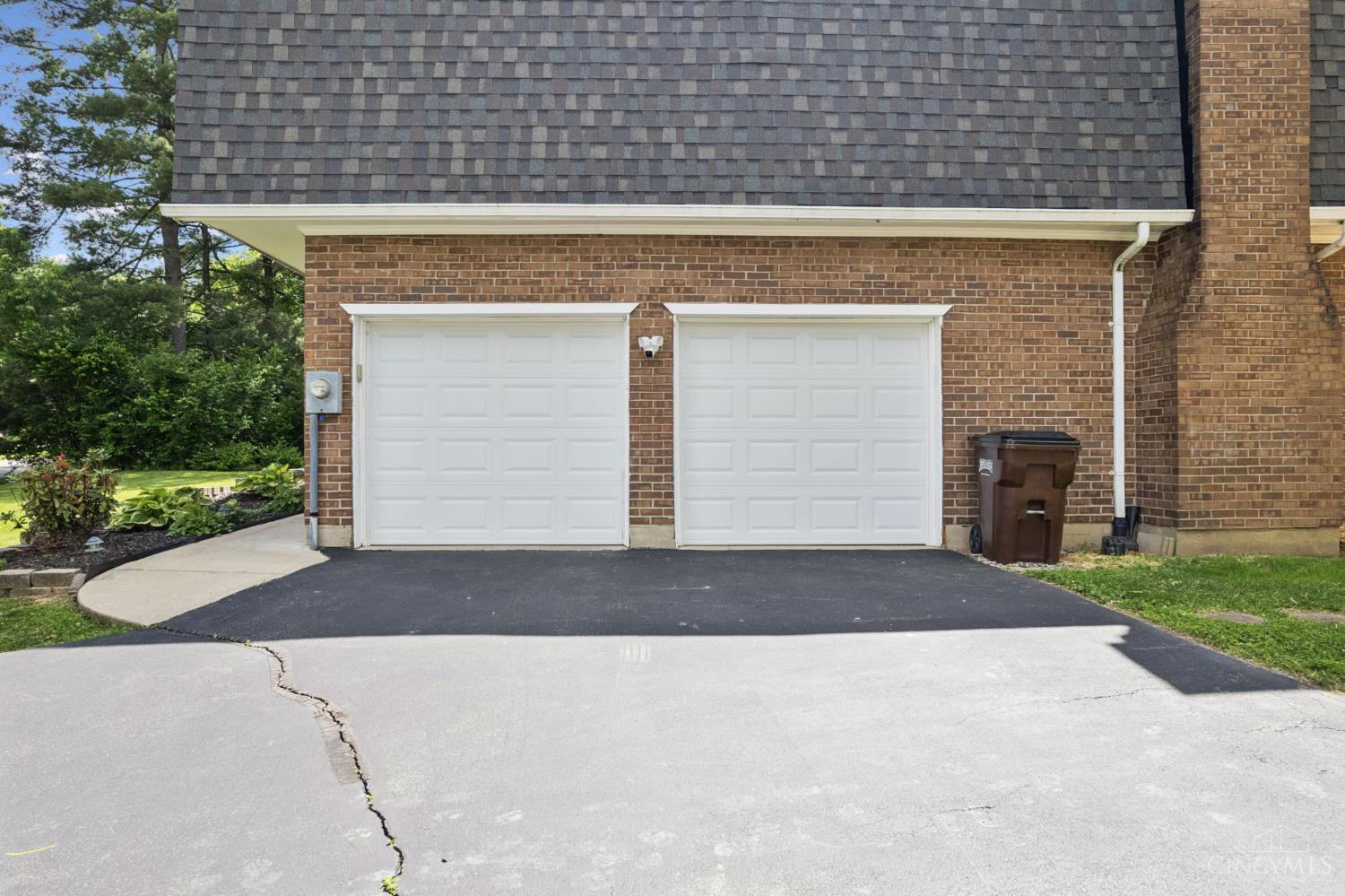 Homes for sale in Milford, OH | 1073 Marla Dr, Milford, OH 45150 | MLS# 1879674