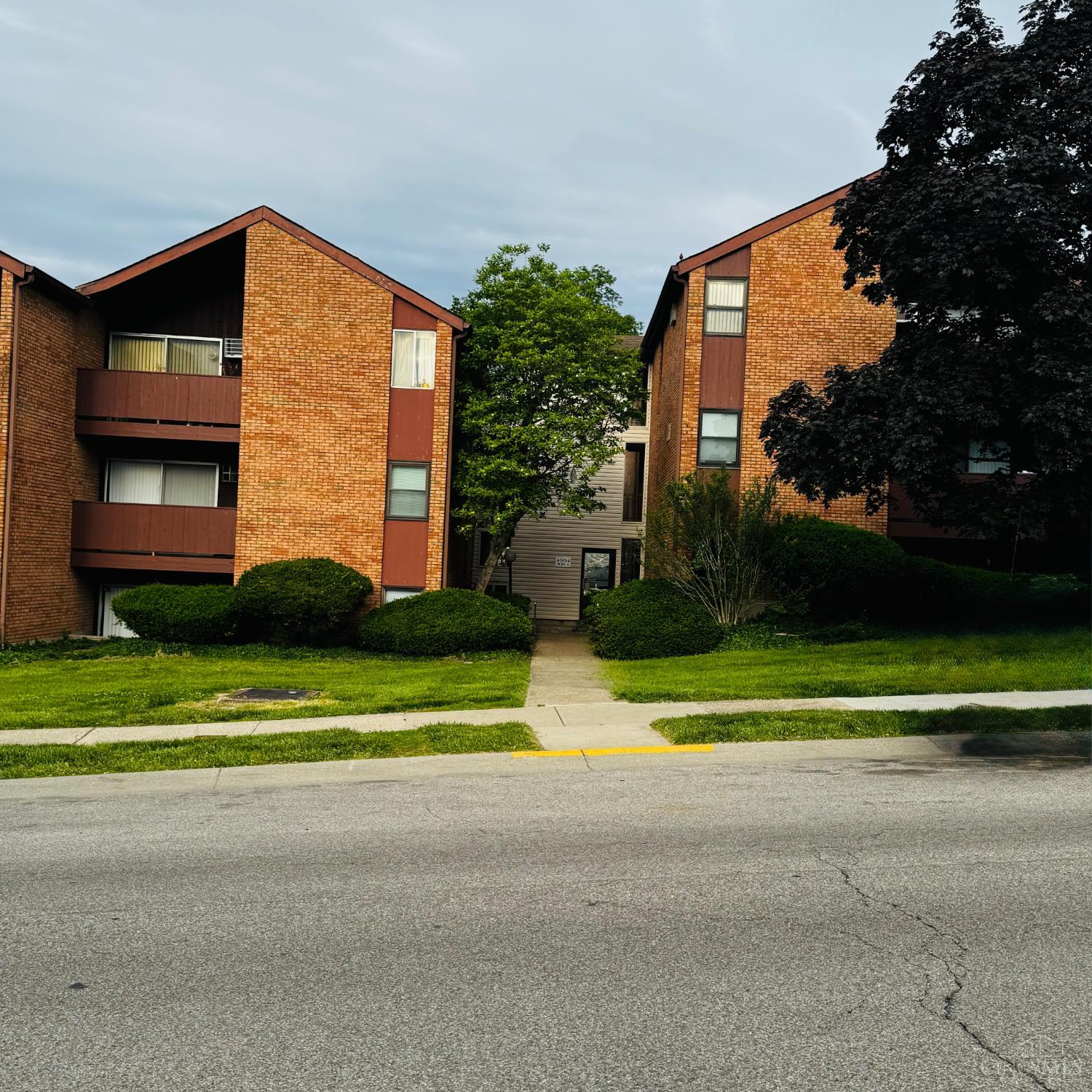 Homes for sale in St Bernard, OH | 4904 Chalet Dr #601, St Bernard, OH 45217 | MLS# 1879681