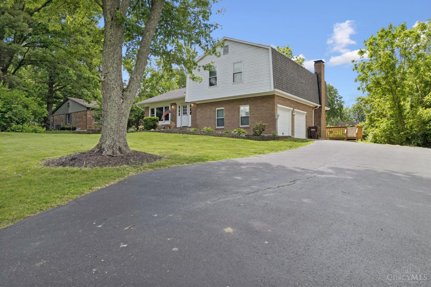 Homes for sale in Milford, OH | 1073 Marla Dr, Milford, OH 45150 | MLS# 1879674