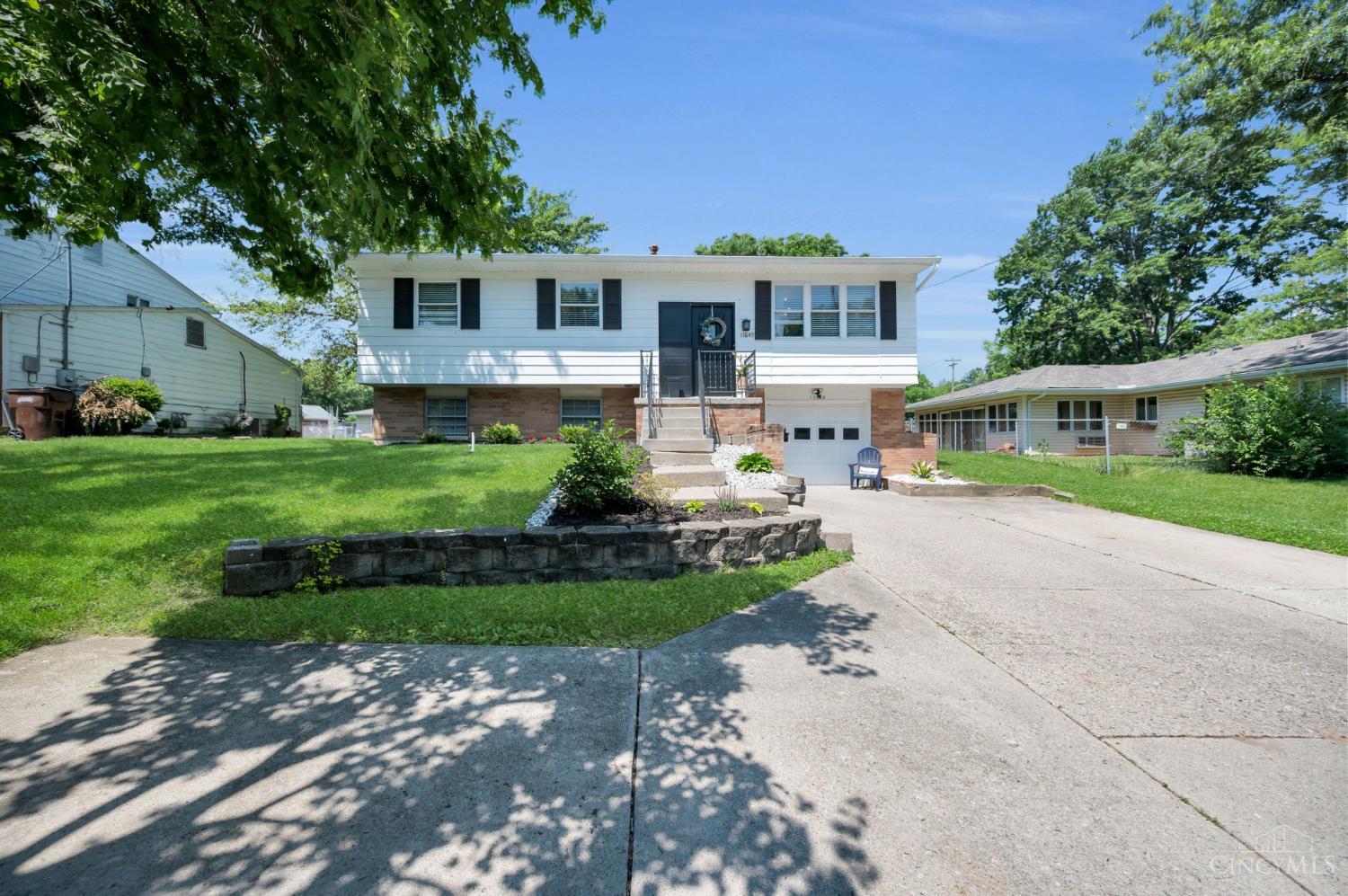 Homes for sale in Cincinnati, OH | 11649 Kenn Rd, Cincinnati, OH 45240 | MLS# 1879721