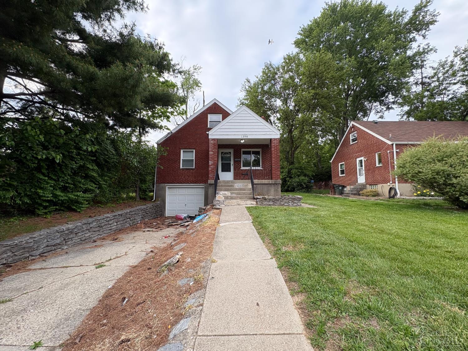 Homes for sale in Cincinnati, OH | 1398 Adams Rd, Cincinnati, OH 45231 | MLS# 1878689
