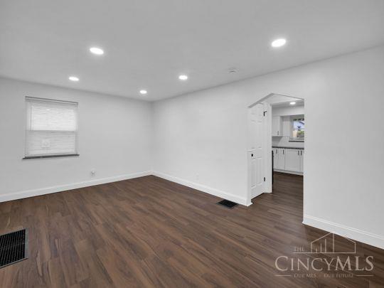 3942 Standish Avenue, Cincinnati, OH, 45213 — photo 13