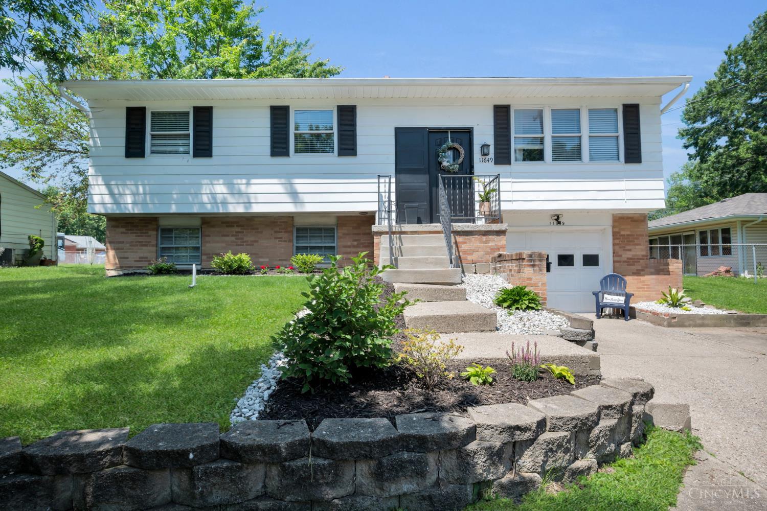 Homes for sale in Cincinnati, OH | 11649 Kenn Rd, Cincinnati, OH 45240 | MLS# 1879721