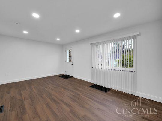 3942 Standish Avenue, Cincinnati, OH, 45213 — photo 11