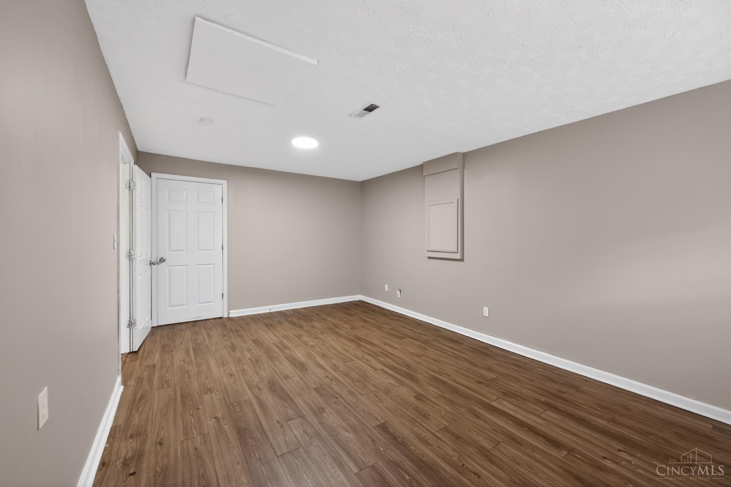 3206 Niagara, Cincinnati, OH, 45251 — photo 4