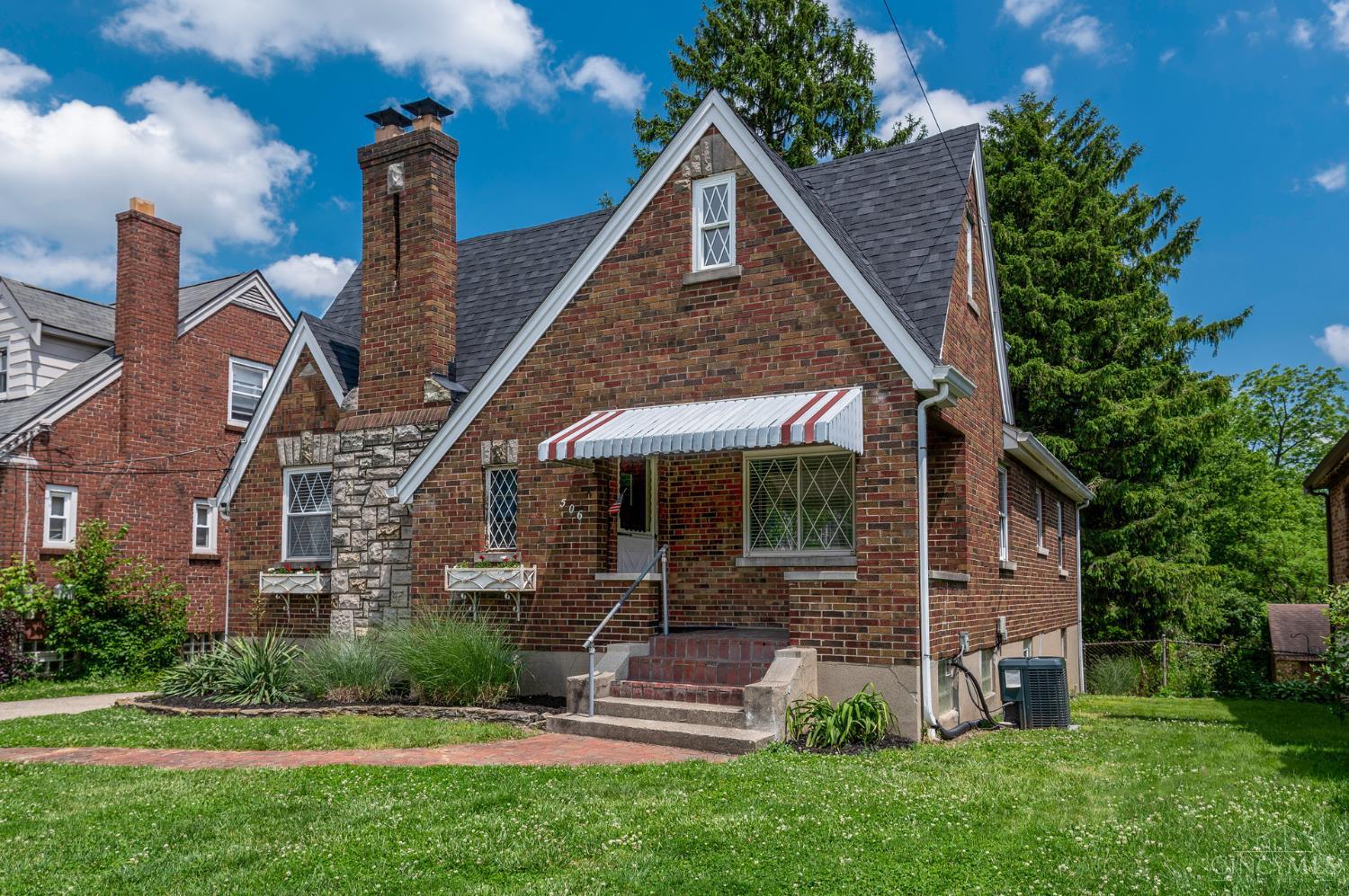 Homes for sale in Delhi Twp, OH | 506 Mentola Ave, Delhi Twp, OH 45205 | MLS# 1879959