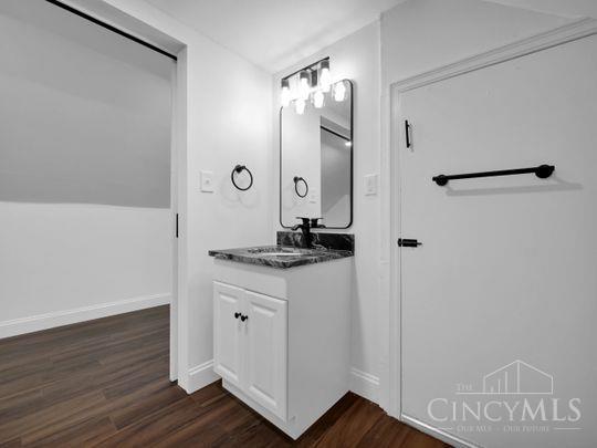 3942 Standish Avenue, Cincinnati, OH, 45213 — photo 21