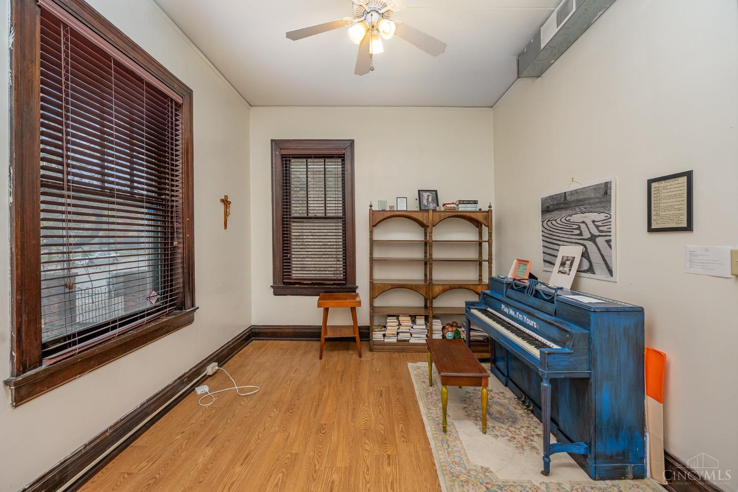 923 Bank Street, Cincinnati, OH, 45214 — photo 2
