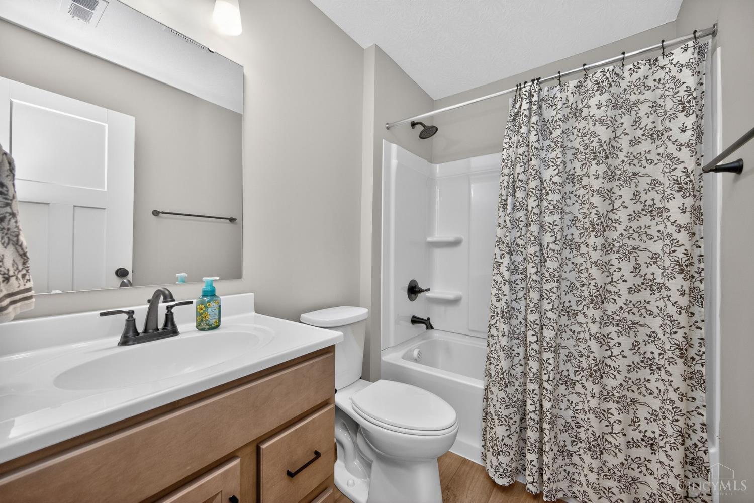 405 Bethpage Way, Turtle Creek Twp, OH, 45036 — photo 12