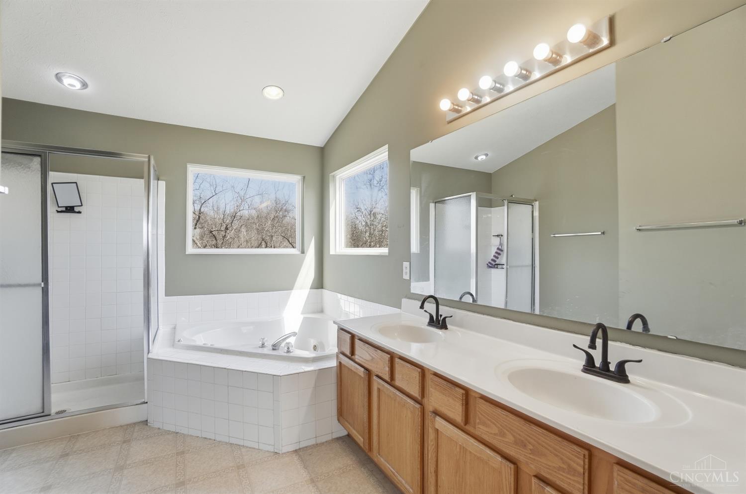 5795 Furlong Way, Liberty Twp, OH, 45011 — photo 32