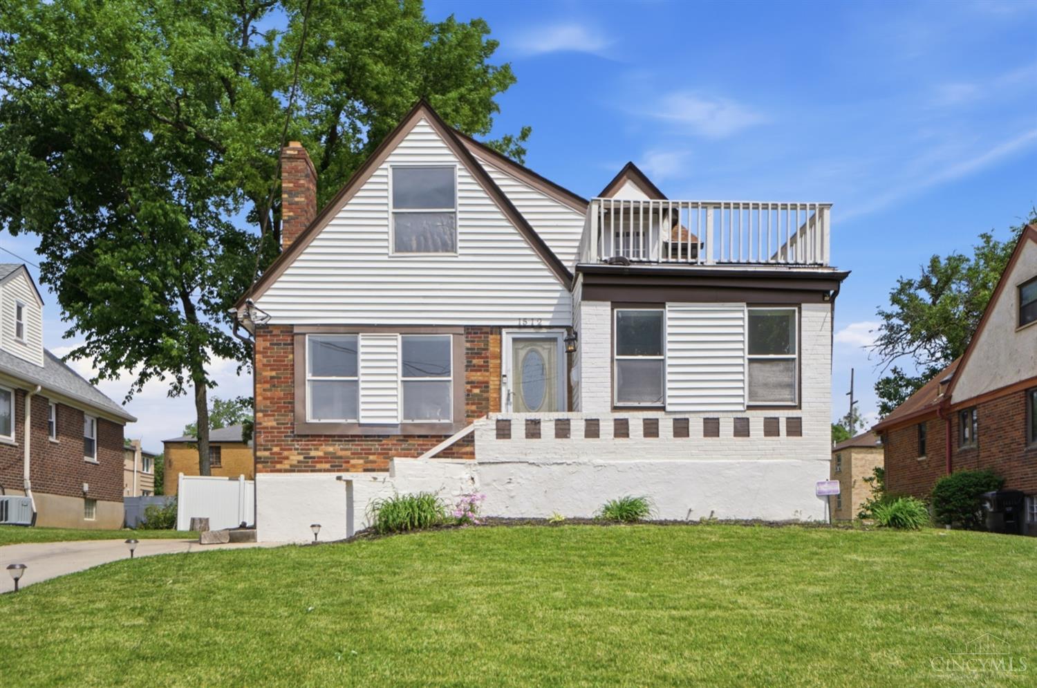 Homes for sale in Cincinnati, OH | 1512 Miramar Ct, Cincinnati, OH 45237 | MLS# 1879839