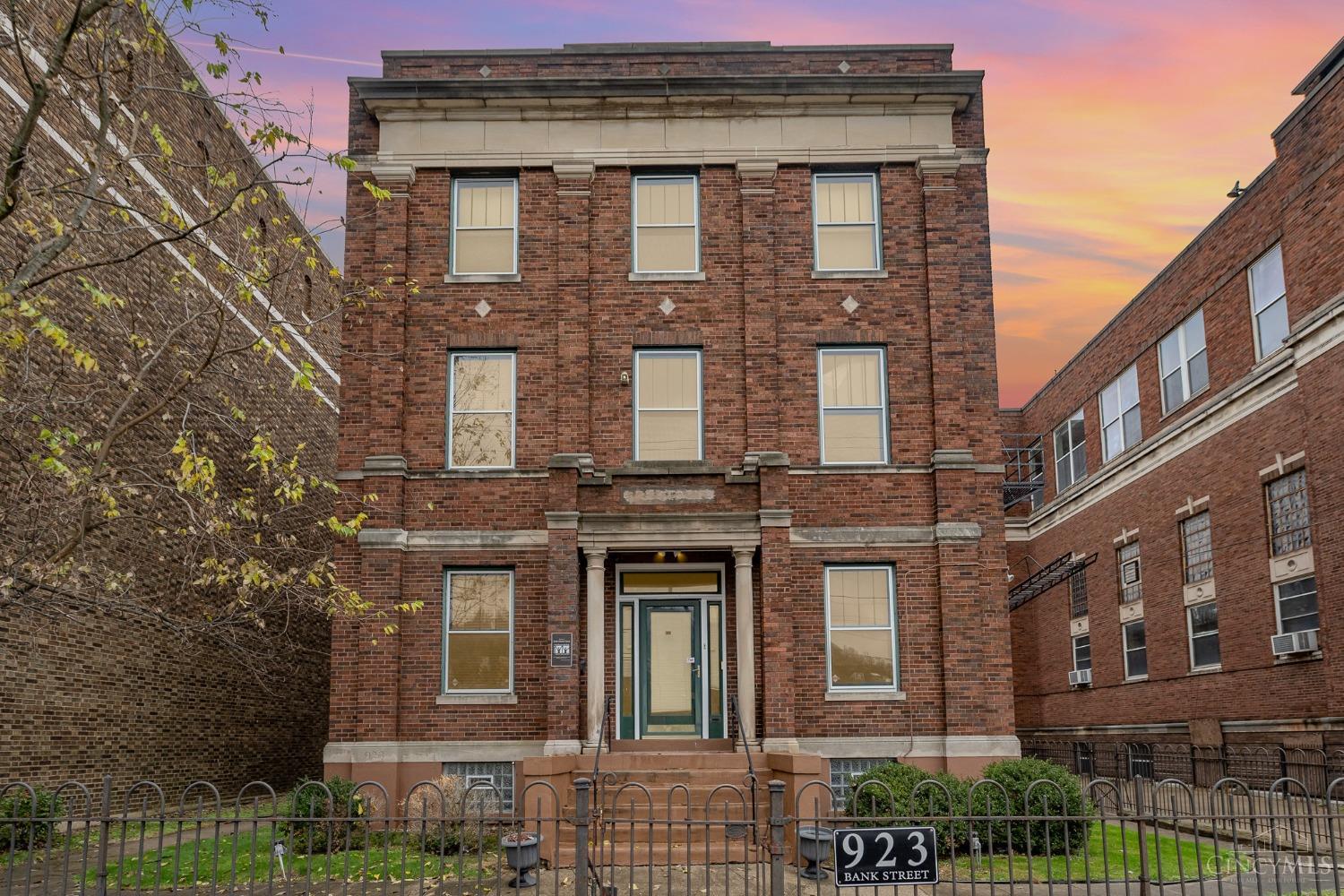 923 Bank Street, Cincinnati, OH, 45214