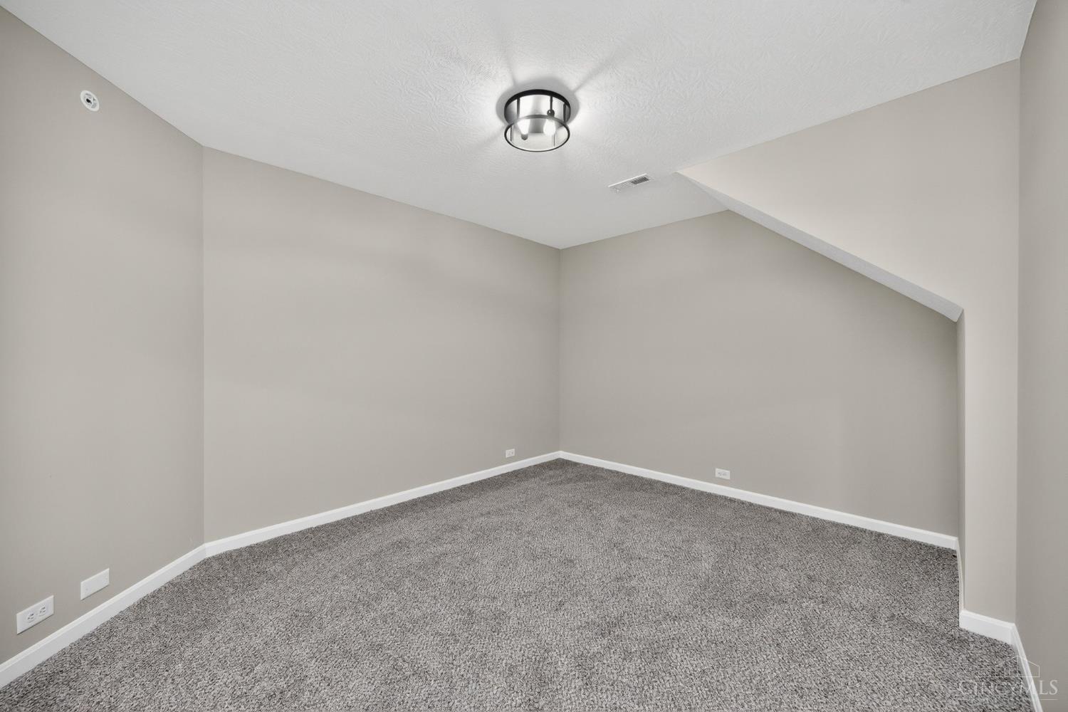 405 Bethpage Way, Turtle Creek Twp, OH, 45036 — photo 8