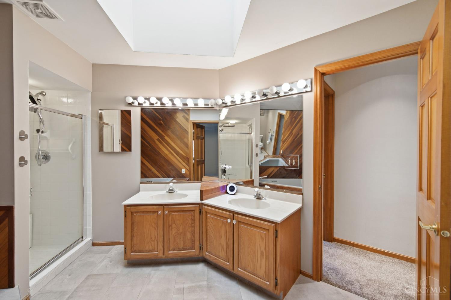 12150 Peak Drive, Cincinnati, OH, 45246 — photo 47