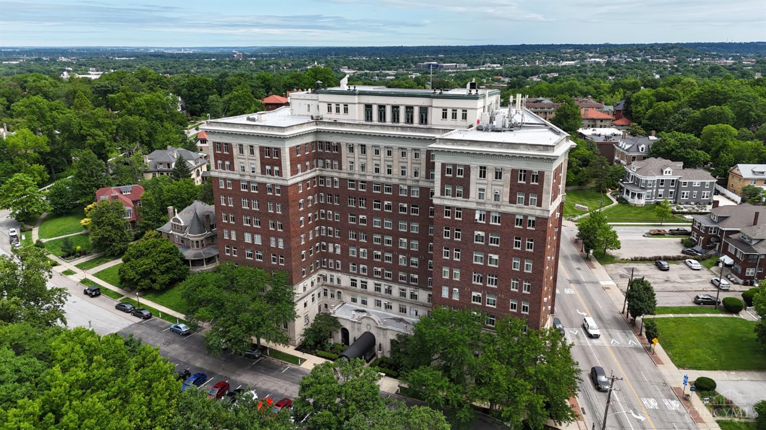 2nd image of 3900 Rose Hl Ave, Cincinnati, OH 45229