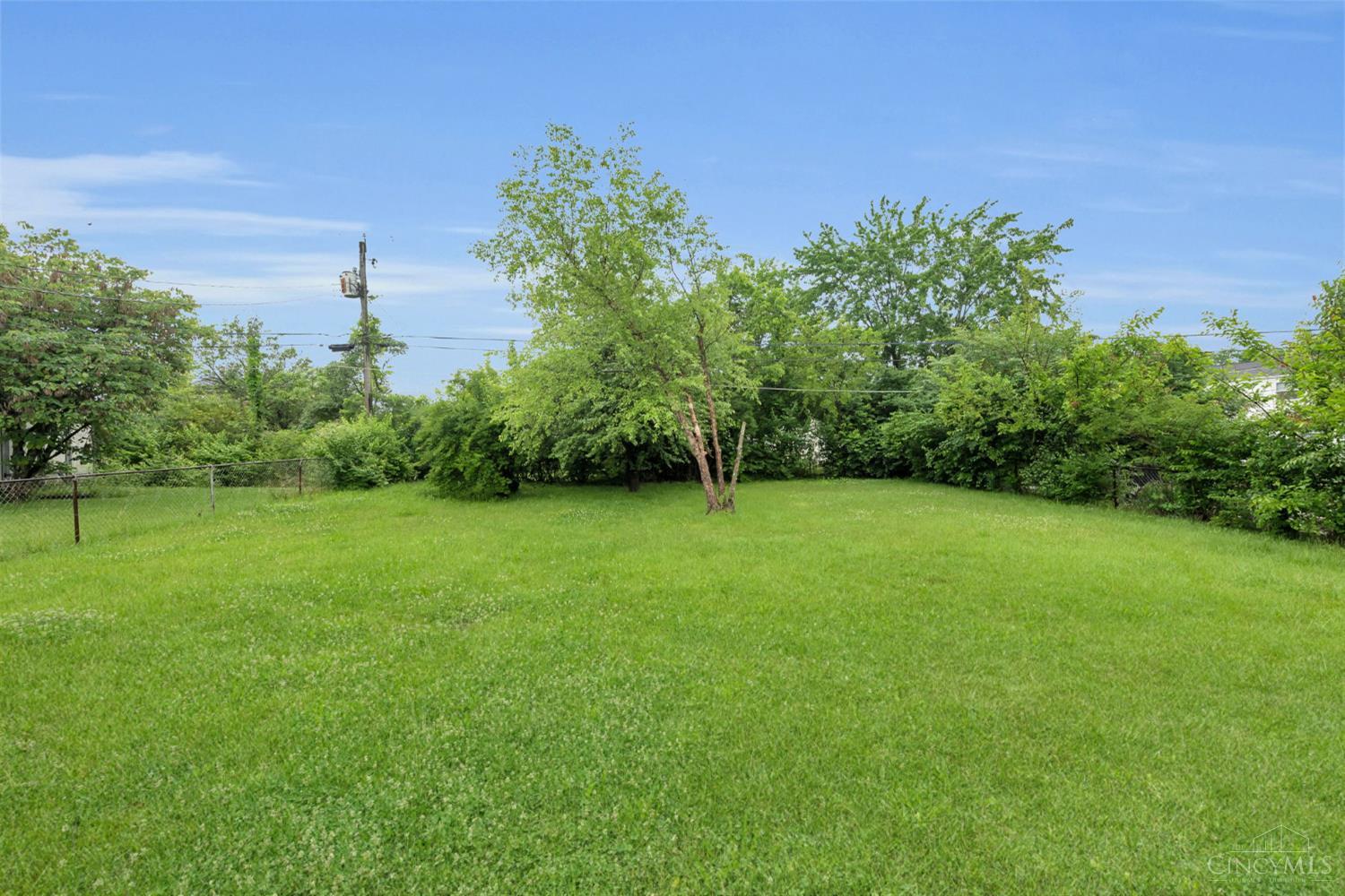 Homes for sale in Forest Park, OH | 1364 Karahill Dr, Forest Park, OH 45240 | MLS# 1870083