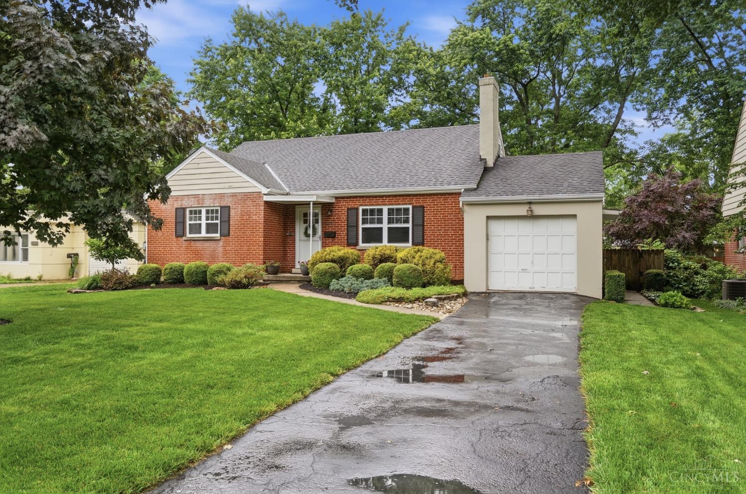 Homes for sale in Cincinnati, OH | 1415 Burney Ln, Cincinnati, OH 45230 | MLS# 1878008