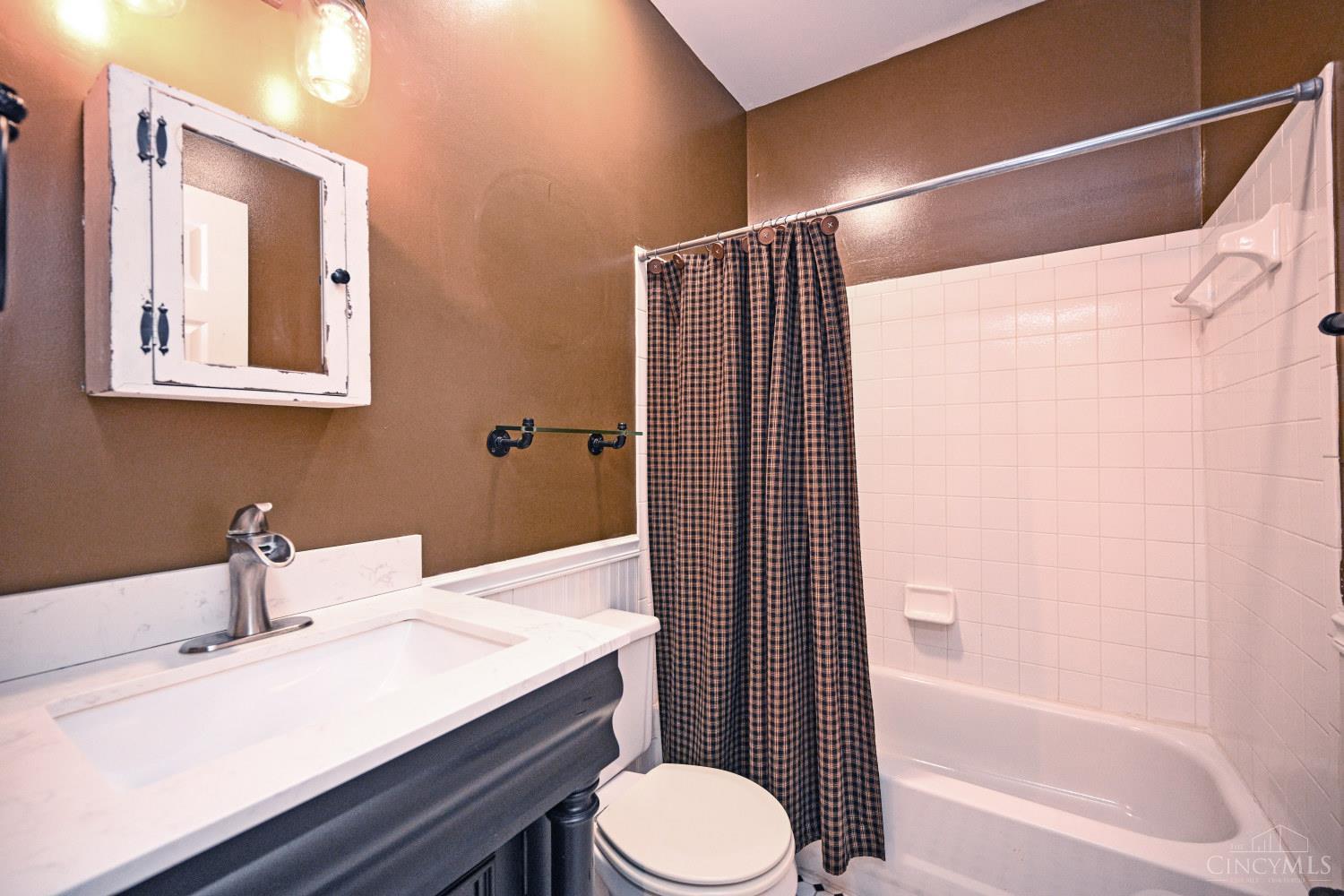 5461 Hanover Circle, Cincinnati, OH, 45230 — photo 24