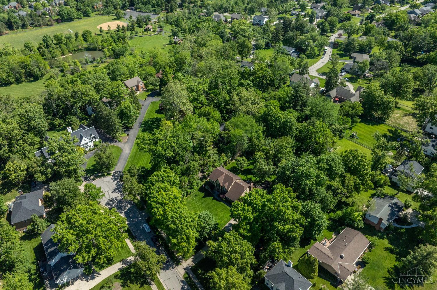 10420 Grandoaks Lane, Montgomery, OH, 45242 — photo 9
