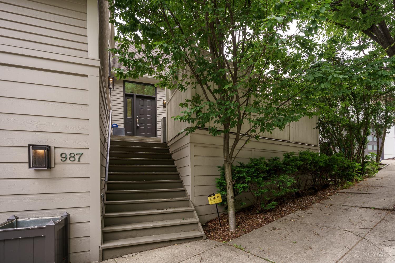 987 Hill Street, Cincinnati, OH, 45202 — photo 34
