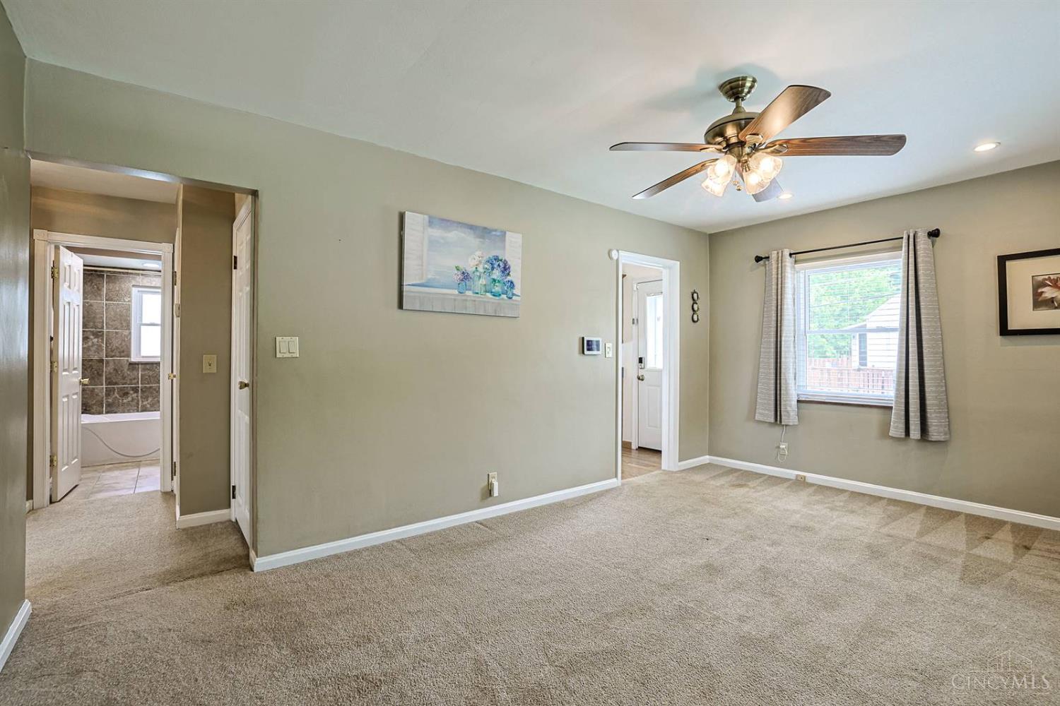 Homes for sale in Cincinnati, OH | 2767 Redfield Pl, Cincinnati, OH 45230 | MLS# 1880313