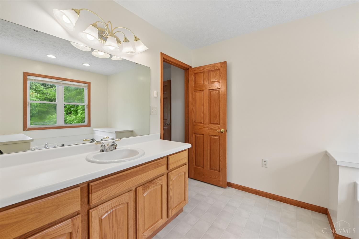 1109 Asbury Road, Anderson Twp, OH, 45255 — photo 49