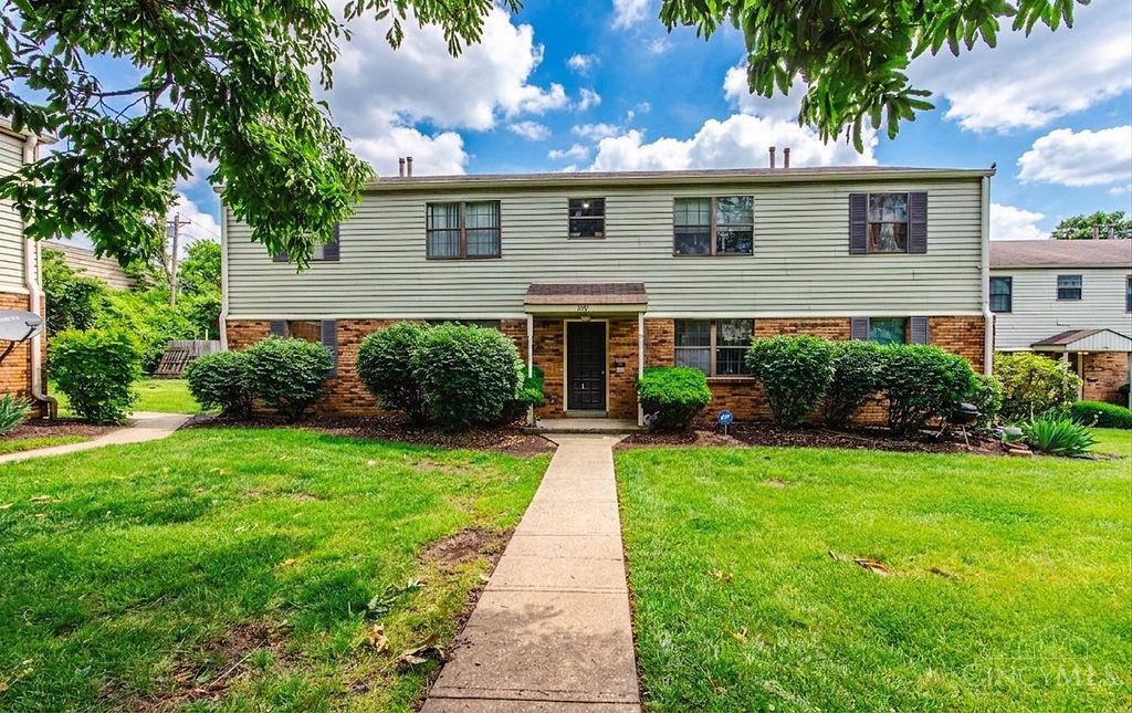 Homes for sale in Sycamore Twp, OH | 1937 Chaucer Dr #B, Sycamore Twp, OH 45237 | MLS# 1880368