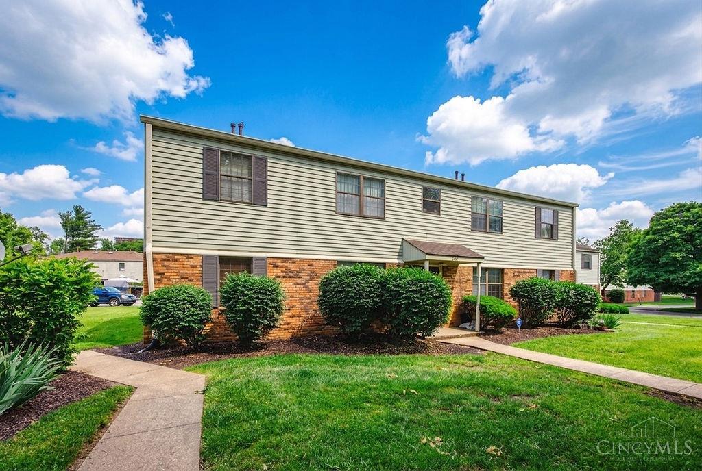 Homes for sale in Sycamore Twp, OH | 1937 Chaucer Dr #B, Sycamore Twp, OH 45237 | MLS# 1880368