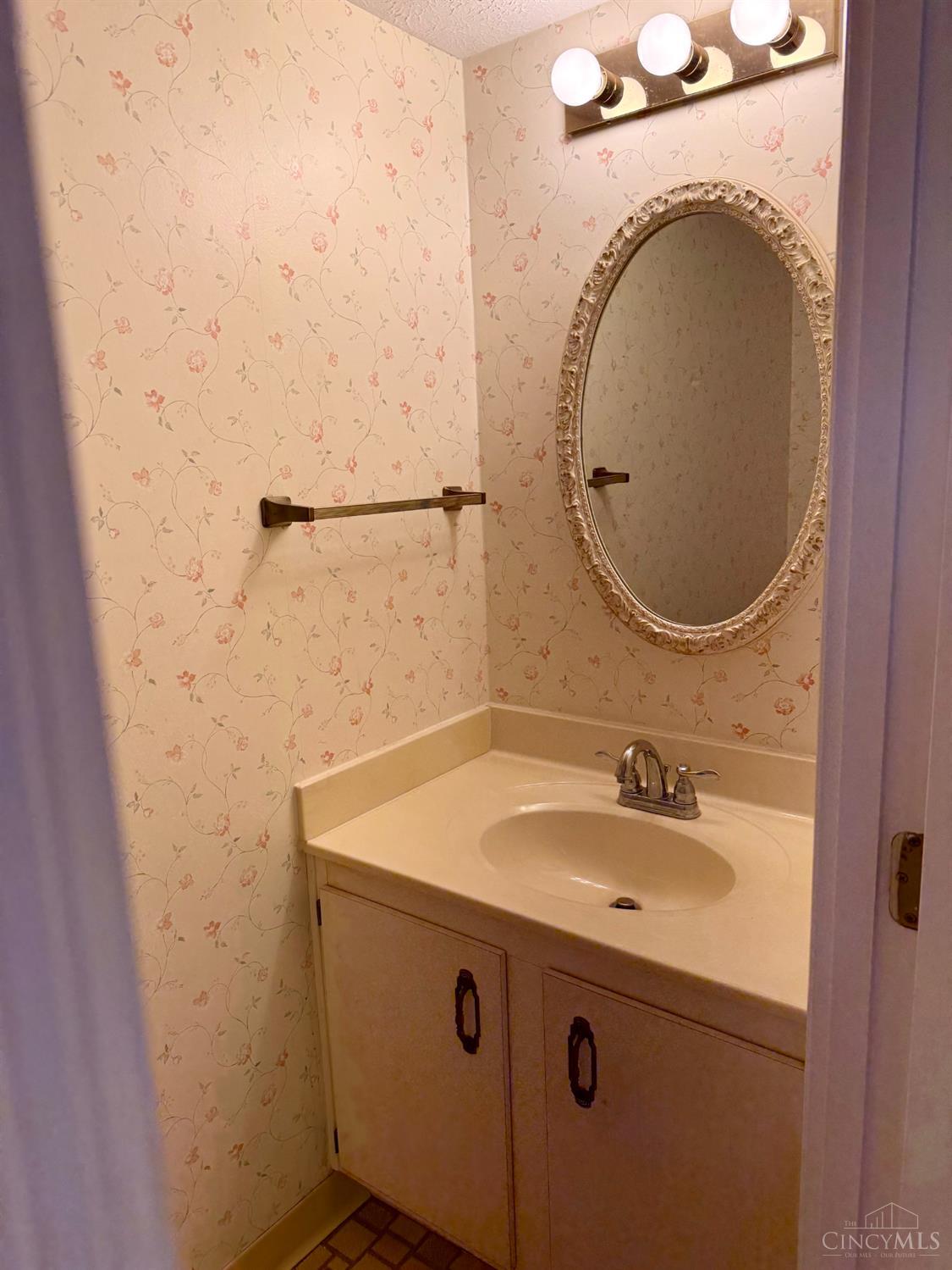 9531 Haddington Court, Colerain Twp, OH, 45251 — photo 12