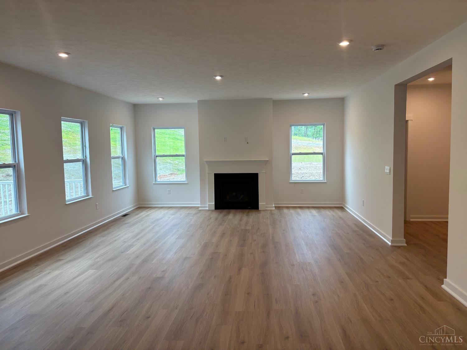 6406 Hunters Close, Miami Twp, OH, 45140 — photo 3