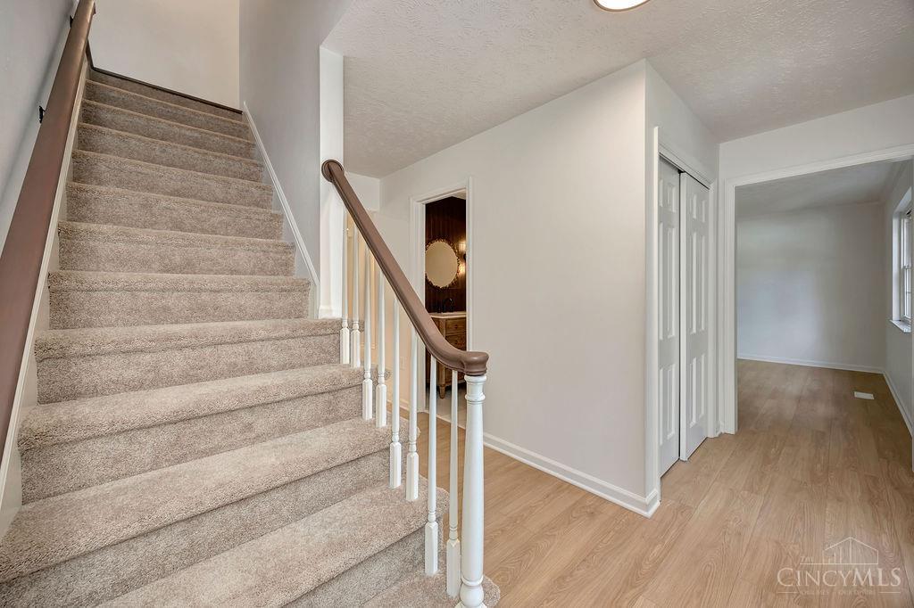 7764 Rolling Meadows Drive, West Chester, OH, 45069 — photo 4